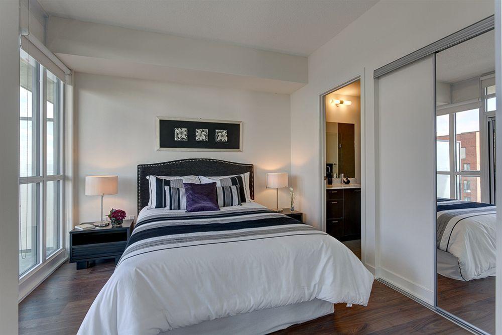 Downtown Mississauga Executive Suites Sq1 Buitenkant foto