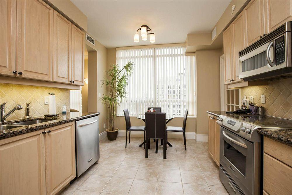 Downtown Mississauga Executive Suites Sq1 Buitenkant foto