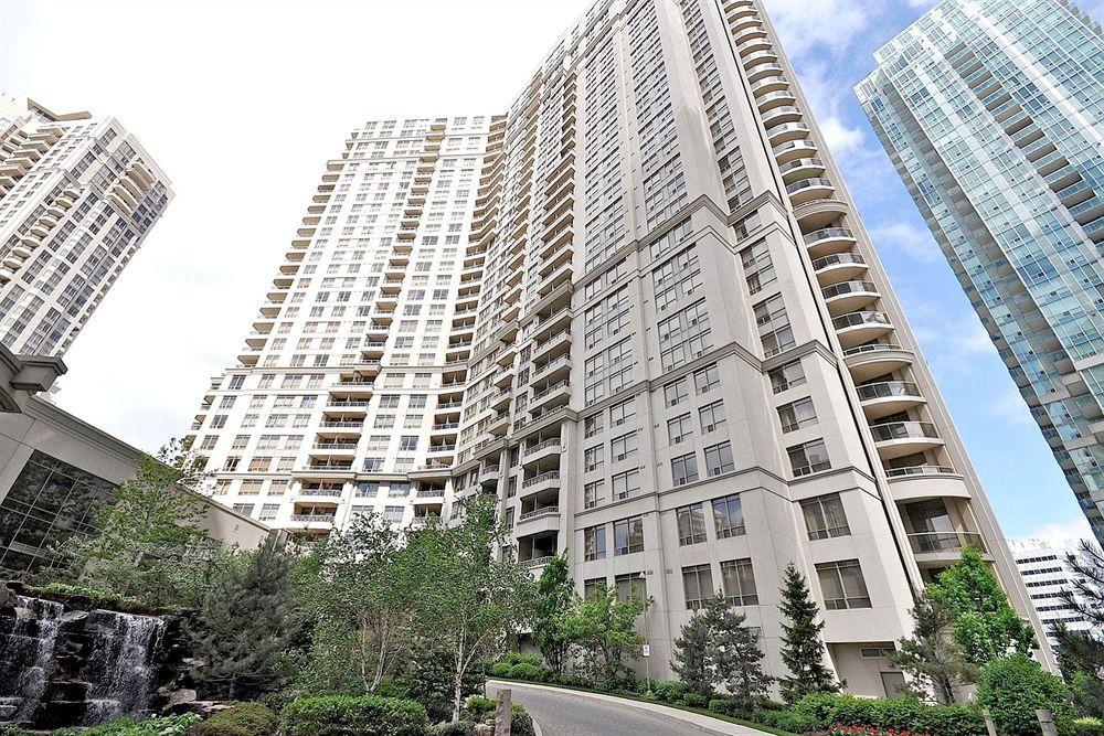 Downtown Mississauga Executive Suites Sq1 Buitenkant foto