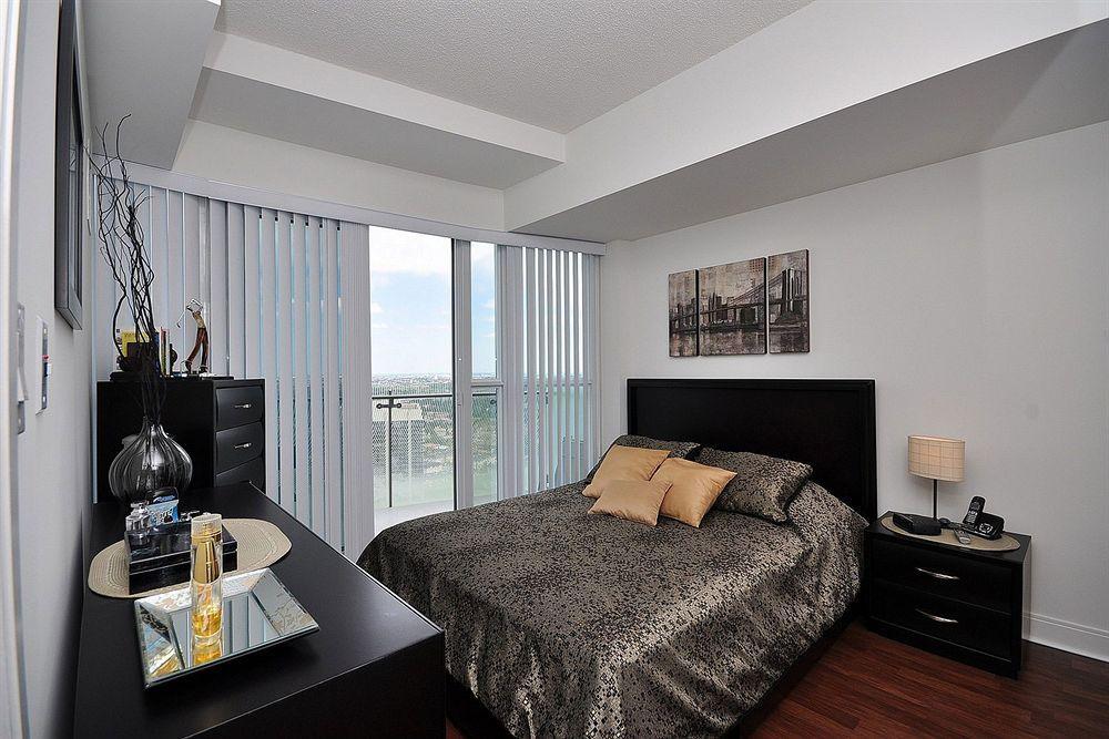 Downtown Mississauga Executive Suites Sq1 Buitenkant foto