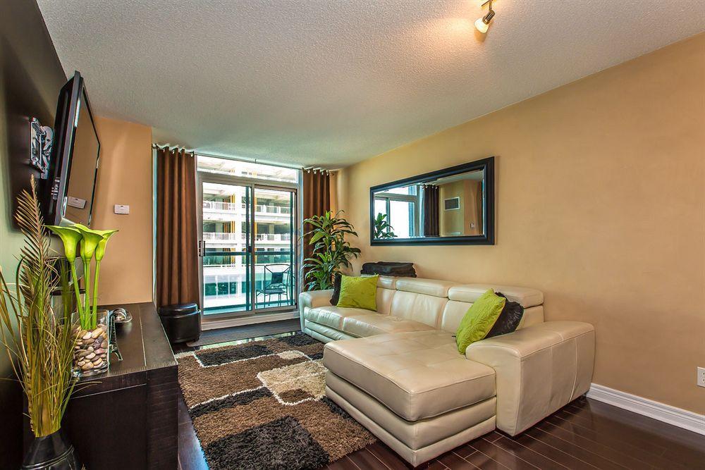 Downtown Mississauga Executive Suites Sq1 Buitenkant foto