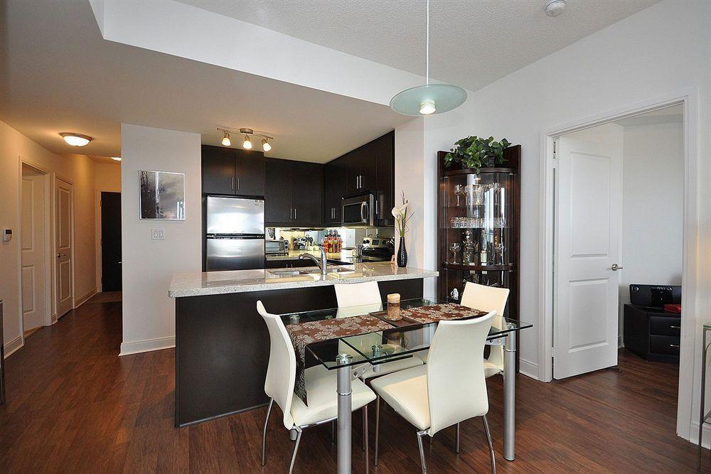 Downtown Mississauga Executive Suites Sq1 Buitenkant foto