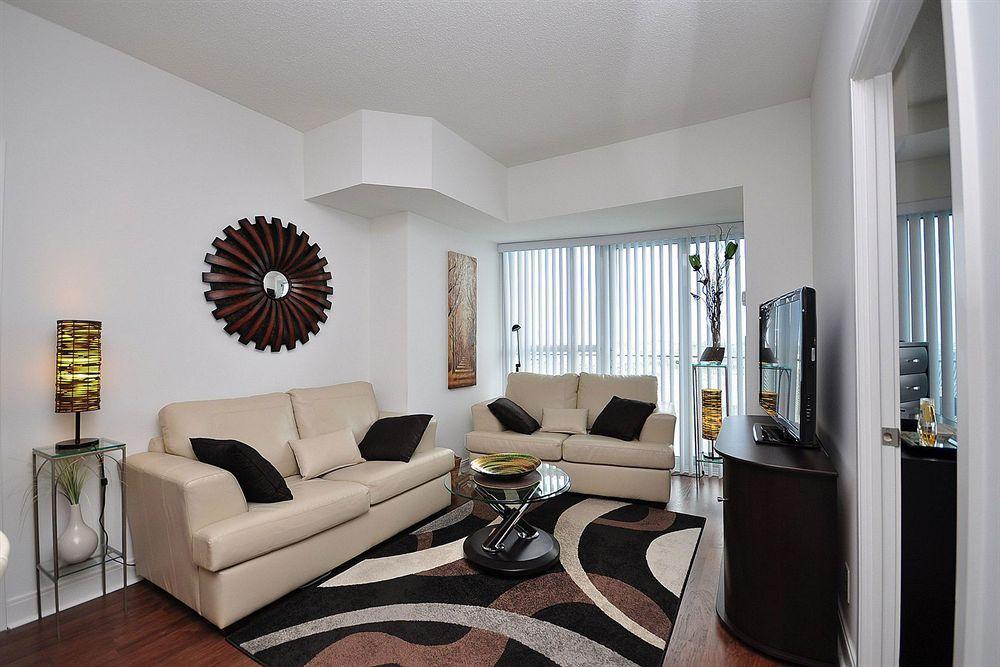 Downtown Mississauga Executive Suites Sq1 Buitenkant foto