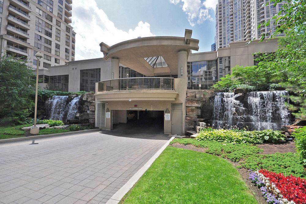 Downtown Mississauga Executive Suites Sq1 Buitenkant foto