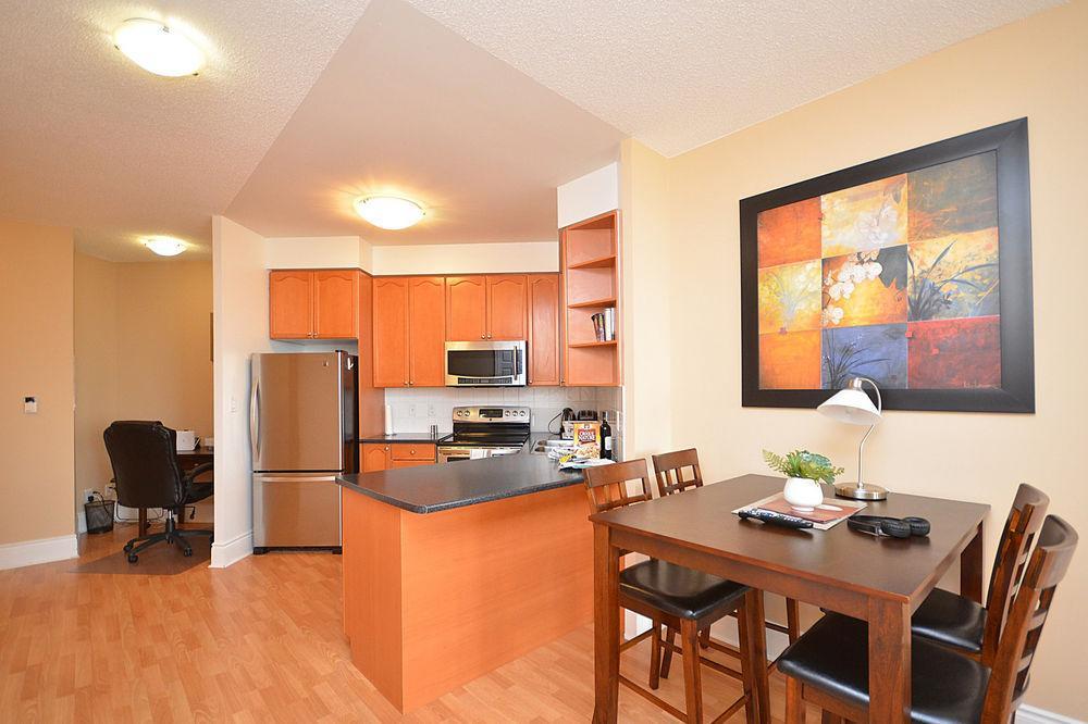 Downtown Mississauga Executive Suites Sq1 Buitenkant foto