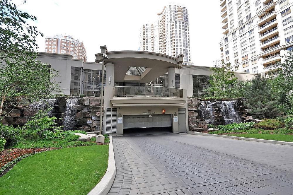 Downtown Mississauga Executive Suites Sq1 Buitenkant foto