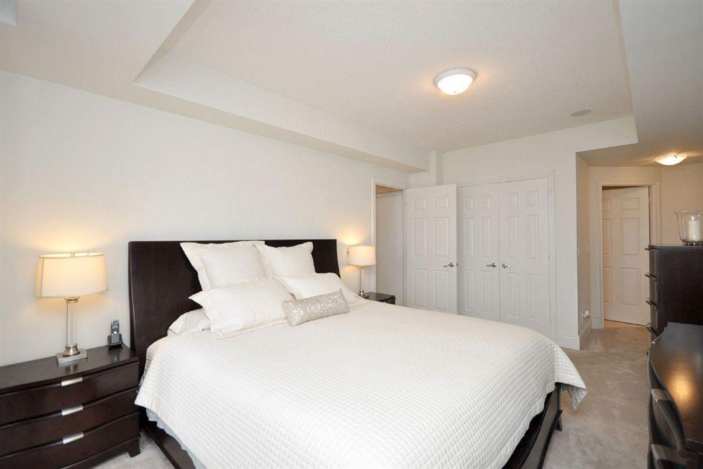 Downtown Mississauga Executive Suites Sq1 Buitenkant foto