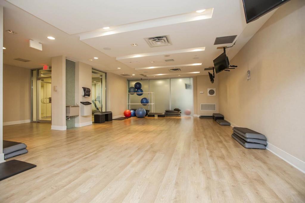 Downtown Mississauga Executive Suites Sq1 Buitenkant foto